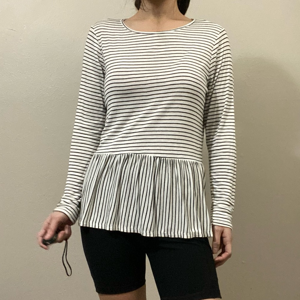Live in the moment stripe tee